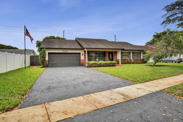 8650 SW 51st Street, Cooper City, FL 33328