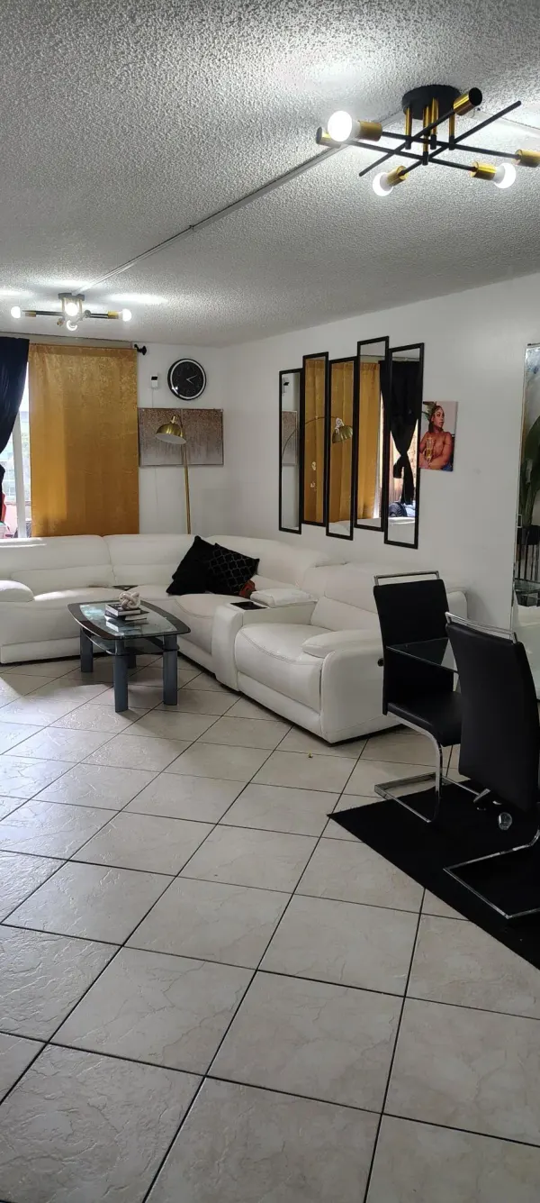 3141 NW 47th Terrace 332, Lauderdale Lakes, FL 33319