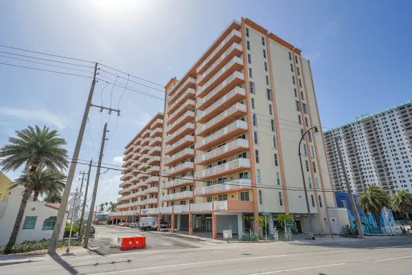 801 S Ocean Drive 404, Hollywood, FL 33019