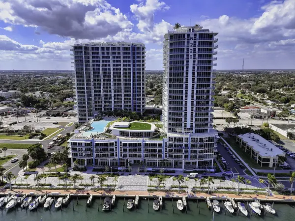 220 Lake Shore Drive 605, Lake Park, FL 33403