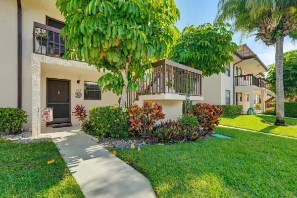 7245 Golf Colony Court 204, Lake Worth, FL 33467
