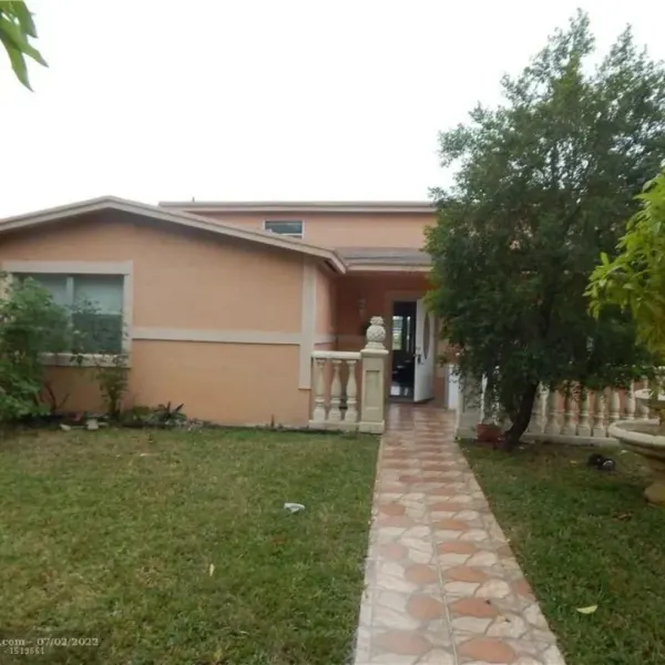 3640 NW 39th Street, Lauderdale Lakes, FL 33309