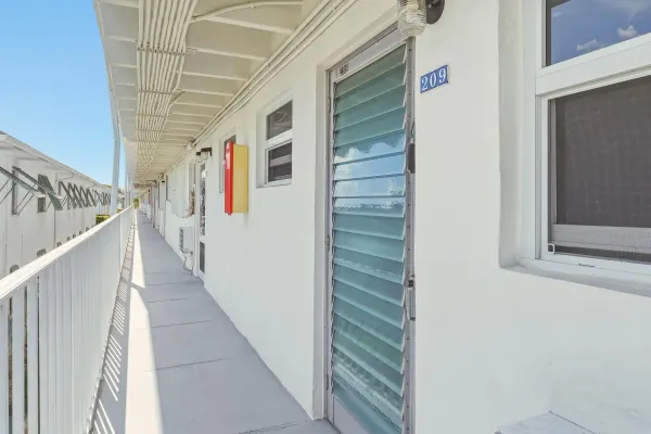 4001 S Ocean Boulevard 209, South Palm Beach, FL 33480