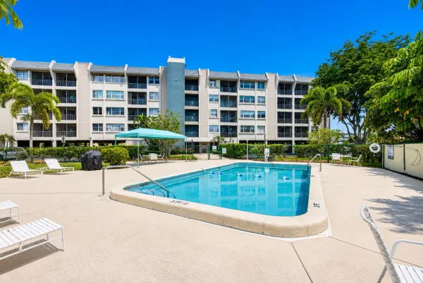 505 Spencer Drive 211, West Palm Beach, FL 33409