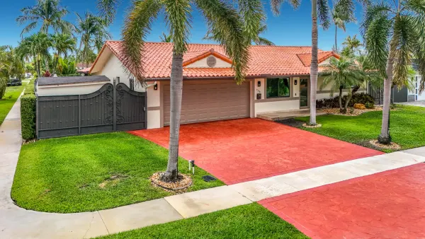 736 NW 12th Avenue, Dania Beach, FL 33004
