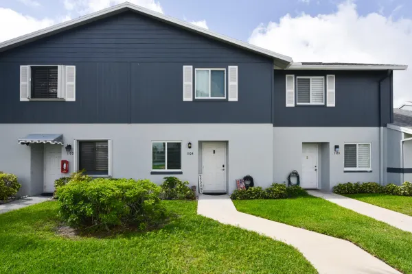 2641 Gately Drive W 1104, West Palm Beach, FL 33415