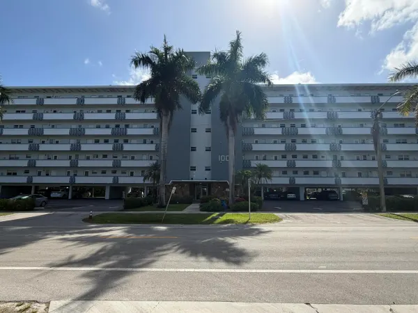 1000 NE 14th Avenue 304, Hallandale Beach, FL 33009