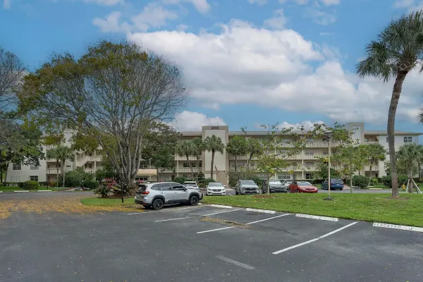 2905 Victoria Place G4, Coconut Creek, FL 33066