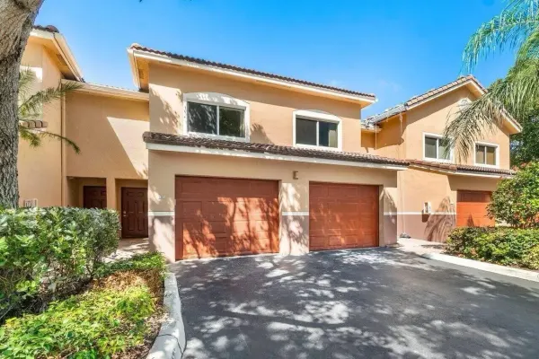 1100 Scotia Drive 105, Hypoluxo, FL 33462