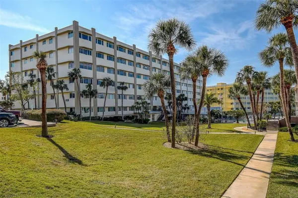 100 Bluff View Drive, Unit 514a, Belleair Bluffs, FL, 33770
