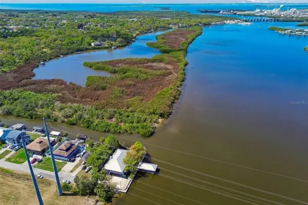 9901 Bay Drive, Gibsonton, FL, 33534