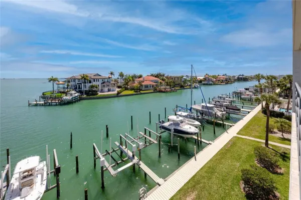 363 Pinellas Bayway S, Unit 48, Tierra Verde, FL, 33715