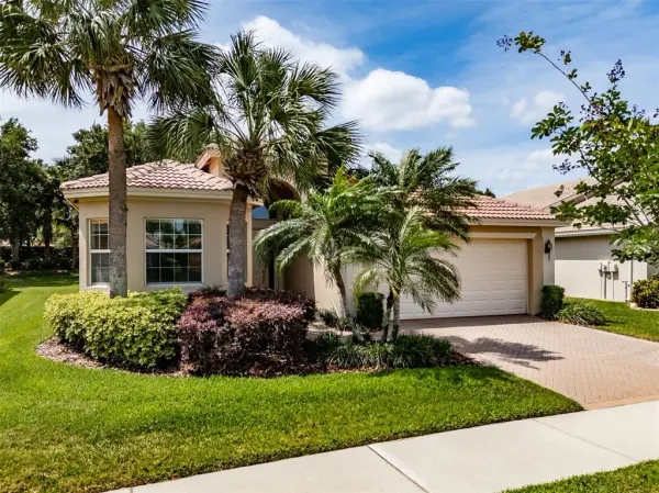 16020 Golden Lakes Drive, Wimauma, FL, 33598