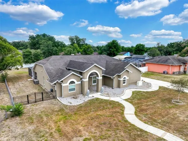 12229 Langshaw Drive, Thonotosassa, FL, 33592