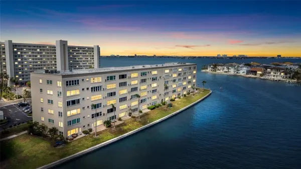 6075 Shore Boulevard S, Unit 215, Gulfport, FL, 33707