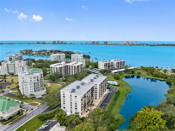 220 Belleview Boulevard, Unit 108, Belleair, FL, 33756