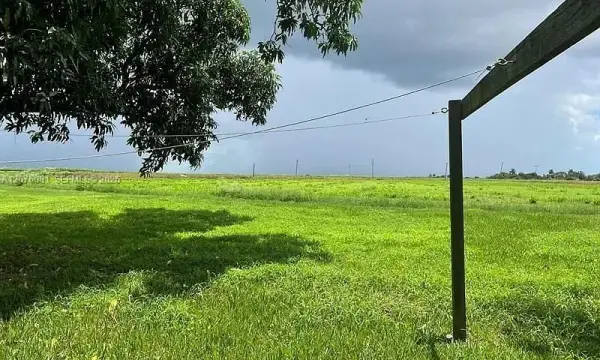 418 S Cocoanut Road, Pahokee, FL 33476