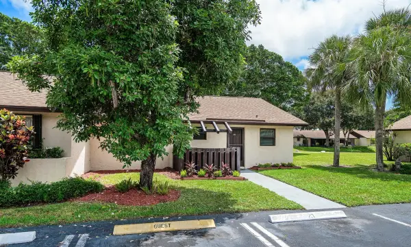 28 Vía De Casas Norte, Boynton Beach, FL 33426