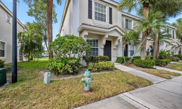 5072 Palmbrooke Circle, West Palm Beach, FL 33417