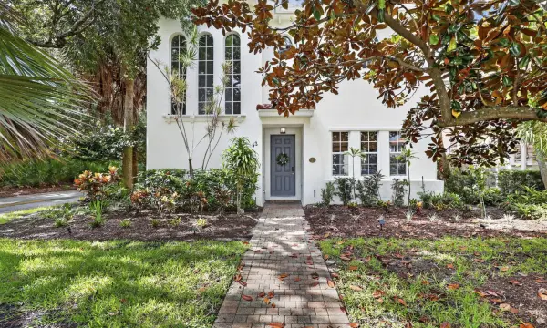 42 Stoney Drive, Palm Beach Gardens, FL 33410