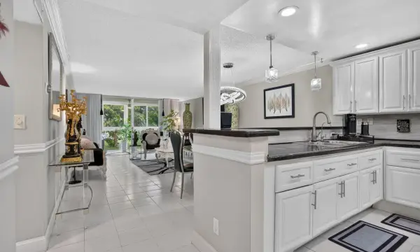 Address Withheld, Sunrise, FL 33322